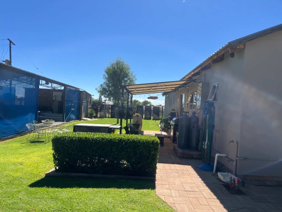2 Bedroom Property for Sale in Kanoneiland Northern Cape